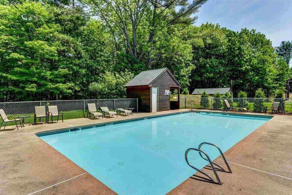דירות בארטלט Relaxing Riverside Retreat - Storyland, Attitash, North Conway מראה חיצוני תמונה